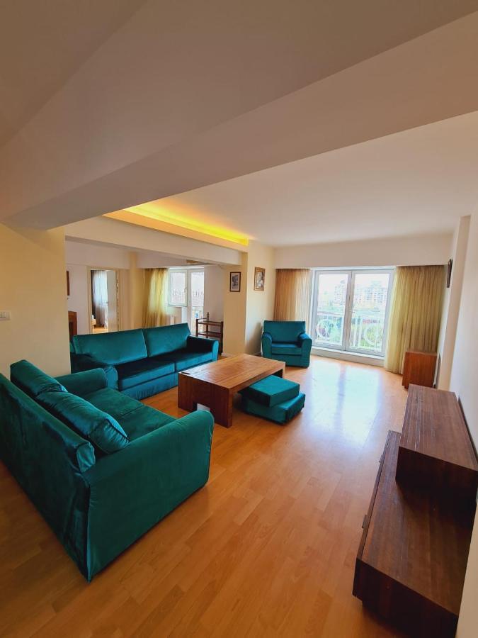Old Town Apartment With Panoramic View 布加勒斯特 外观 照片